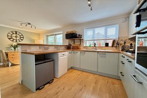 18' Kitchen/Dining Room- click for photo gallery